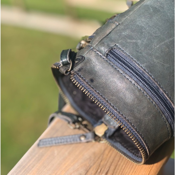 Genuine Leather Cochor Crossbody Purse - slate grey/blue - detachable strap - Picture 6 of 6